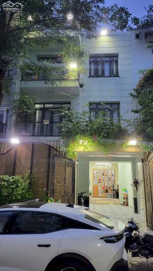 Biệt Thự mới 12.5 tỷ, 7x14m 4 tấm, mặt tiền đường số 8 , Bình Trị Đông B, Bình Tân