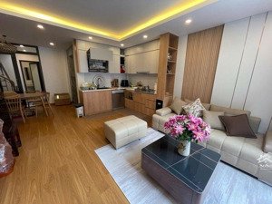 phân lô bạch mai gần trung tâm chợ mơ 52m 5 tầng thang máy dân xây ở ngay