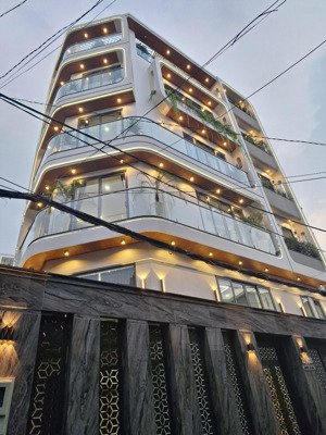 bán nhà riêng 6 tầng có thang máy , đường ô tô , gần trường học , chợ , siêu thị, ở hoặc kinh doanh