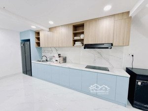 nhà đẹp 3 tầng (4,5mx12m). căn góc hẻm 3m, 25m ra mt đường huỳnh tấn phát.full nội thất, 4p đến q4