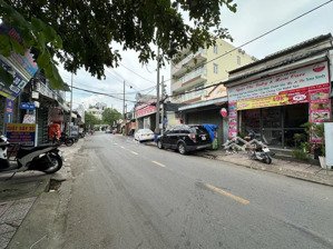 119m2. ngang 8,x. mặt tiền kinh doanh. dòng tiền 18tr/ tháng. shr. gấp bán: 9 tỷ rưỡi.