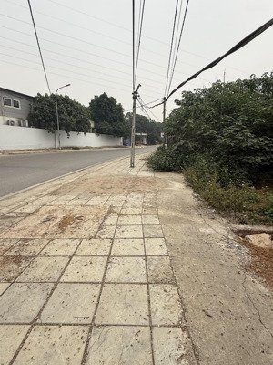 chính chủ em cần sang nhượng lại cho ac nào cần mặt đường kinh doanh hoặc nhà ở