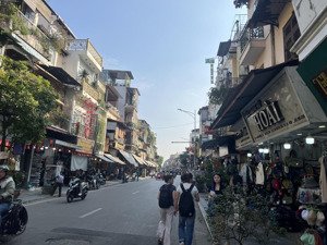 siêu vip cho thuê mbkd phố cầu gỗ ngay quảng trường phố đi bộ 60m, mt 3.5m giá chỉ 60tr/th kd luôn