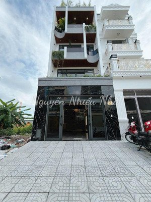 nhà phố hiện đại đẳng cấp nhất khu - 4 tầng - 5x18m - cạnh ngay công viên