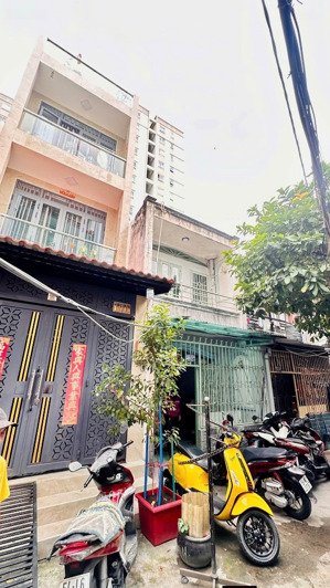 nhà bình đông q8 3tỷ 870 ngang 3,7m x 11m 1 triệt,1lầu đúc btct,2ws,3 pn sổ hồng riêng