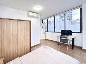 căn hộ bancol có thang máy cao cấp toạ lạc ngay mặt tiền lê thị hồng gấm