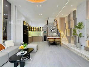 bán gấp nhà 29m2 đường trương quốc dung, phường 10, phú nhuận