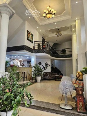 bán nhà mt gần lê văn việt hiệp phú, tp thủ đức dt 10 x 24m kết cấu : trệt 3 lầu +st| giá 22 tỷ