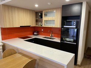 bán gấp ch 1pn, 63m2 tầng trung nội thất đầy đủ view hồ ở sky park residence, giá thỏa thuận