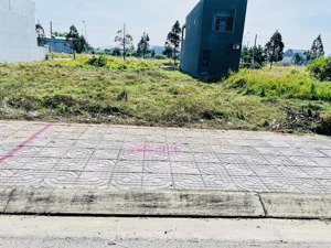 cg lô đất mặt tiền hồ tri tân, long điền, br-vt với dt 5x21m thổ cư toàn bộ cặp sát kđt biển 1300ha