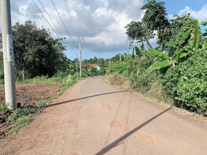 bán khoảng 2 sào 4 (2441m2) đấtxã kim long, huyện châu đức, brvt. giá 3,2 tỷ.