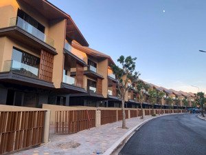 bán căn biệt thự thiết kế phong cách nhật bản - biển hồ sau nhà