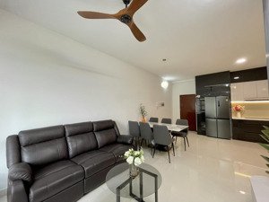 bán nhanh căn hộ sky 3, 3pn, nhà mới 100%, full nội thất, giá 6.9 tỷ, lh 