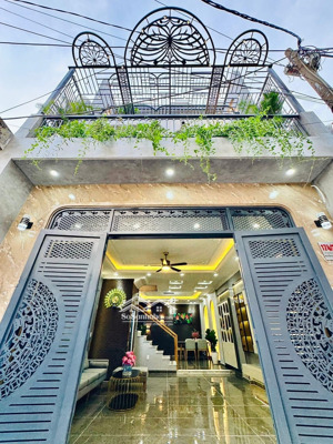 chính chủ cấn bán gấp ra căn đẹp nguyễn văn thủ p đakao q1,67.6m2,giá 5 tỷ 4,sổ hồng riêng