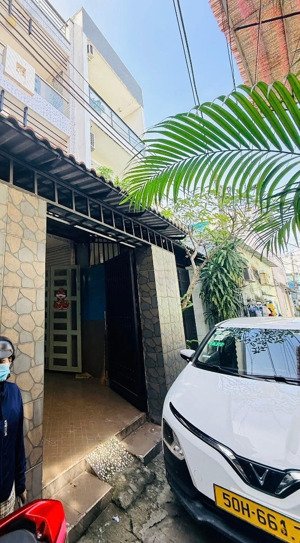 bán nhà 3 tầng - hxh đỗ cửa - 64m2 - hẻm 102 lê văn thọ - chỉ 6.55 tỷ tl - nhà btct kiên cố ở ngay.