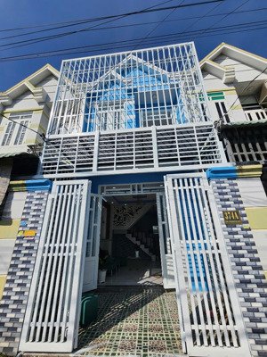 chính chủ bán nhà sổ riêng ngay hóc môn sang tên ngay