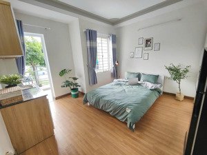 phòng ban công - full nội thất - nhiều cây xanh - thoáng - siêu xinh