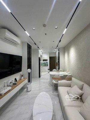 cần bán căn hộ bcons polygon 2pn giá 2tỷ280 bao thuế phí. cách phạm văn đồng 800m