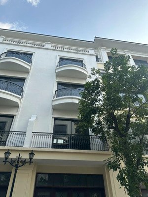 cắt lỗ 1 tỷ chính chủ bán liền kề 65m2 san hô giá chỉ 10,3 tỷ sẵn sổ,gần hồ, gần căn góc