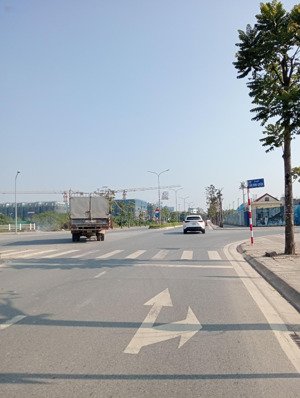 ô tô vào đất, bán đất nguyễn lam 84m, giá hơn 18 tỷ, ô tô thông, vài bước chân ra mặt phố rộng .