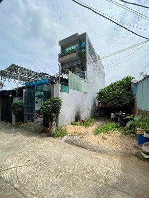 bán nhà hẻm 520 hiệp bình phước thủ đức, hẻm xe hơi, 6 phòng ngủ, (4.46m x 23m) sân đậu xe rộng rãi