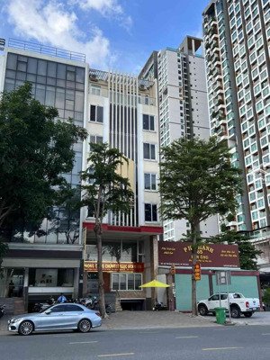 gía tốt quá! tòa nhà mt nguyễn văn cừ, quận 1 dt: 7.6x18m 6tầng, hđt 230tr/tháng, gía chỉ 68 tỷ