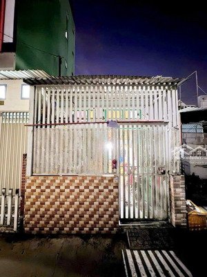 25m2 - nhà to giá rẻ bình tân sát tân phú - hẻm xe tải thông đỗ cửa.