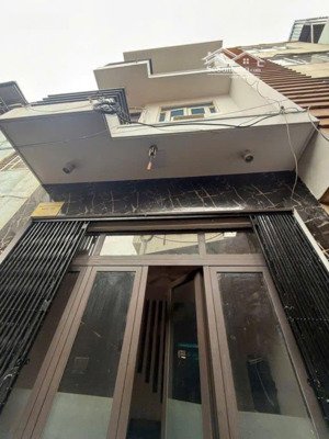 bán nhà hà trì hà cầu 38m 4 tầng ô tô đỗ cổng chỉ 6.9 tỷ