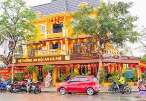 cho thuê nhà mặt phố hoàng ngân 150m2 x 3 tầng có hầm sân rộng mặt tiền 15m vị trí đẹp