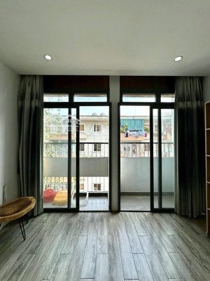 cho thuê phòng trọ ban công q4 gần đh luật, đh nguyễn tất thành, cầu khánh hội, cầu calmette