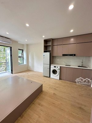 phòng trọ 30m2 mới tinh, máy giặt riêng, nhà mặt đường hạ đình, ô tô đỗ cửa, ở được ngay!