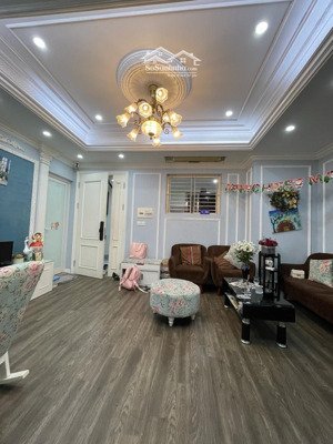 bán căn hộ 3pn giá 8 tỷ tòa tultaco 335 đường cầu giấy. lh an minh 