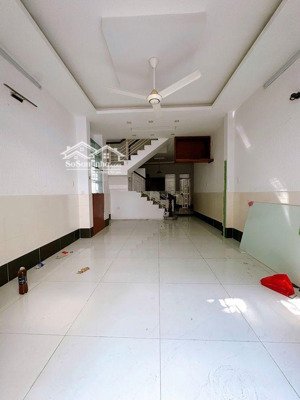 bán nhà hoàng hoa thám - phú nhuận - 70m2 - cách hxh 1 căn - 5pn - thích hợp làm chdv - 9.55 tỷ