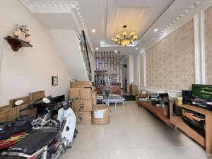 hàng hiếm - nhà 4 tầng - hẻm ô tô tránh - ngay gigamall - chỉ 8.x tỷ