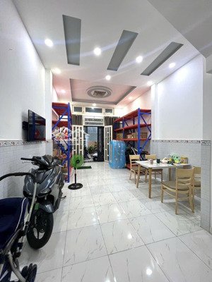 nhà riêng đẹp xuất sắc tại trịnh đình trọng, phú trung, tân phú, hcm giá 6,7 tỷ, 68m2