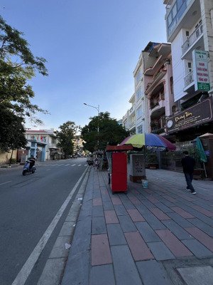 bán nhà 4 tầng, mặt tiền rộng 5,7m mặt đường phạm phú thứ(khu 97 bạch đằng)