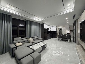 đỉnh cao long biên 8 tầng thang máy, ô tô vào nhà, sân tiểu cảnh sang chảnh. dt: 50m2, mặt tiền 11.