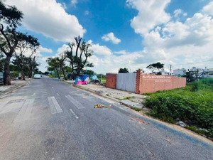 gần đh kinh tế luật- 90m2- đường 12m- dân cư đồng bộ