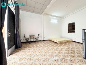 cho thuê phòng trọ ban công giá rẻ mới 100%, cam kết như ảnh, được nuôi pet, gần vòng xoay dân chủ