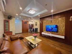 cần bán căn góc cc thuận việt q.11. dt 63,5m2 2p 2wc. giá 3,4 tỷ tl. lh 