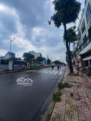 bán nhà lô góc hai mặt tiền vip trường chinh, giáp tân bình, dễ kinh doanh làm ăn