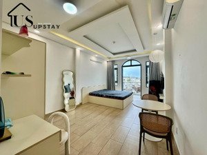 cho thuê căn penthuose tách bếp bancol, rộng 45m2, máy giặt riêng, thang máy, ngay đh bách khoa q10