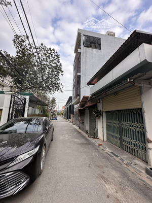 bán nhà gần cầu thăng long - nhà mới ở luôn - đường thông ô tô tránh - cực hiếm