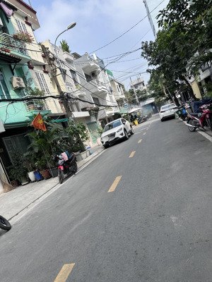 bán nhà quận 7, 5 tầng, gần nguyễn văn linh, dt: 4x10m, đường 12m, giá bán: 12 tỷ 5