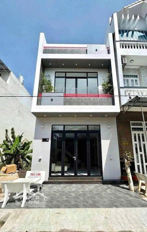 ngộp bank bán nhanh nhà 2 tầng gần chợ tân hiệp ,đưa trước 450 triệu vào ở