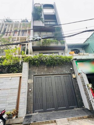 vip ô tô ngủ nhà ngay vincom cộng hoà ( tại út tịch - p4 - tân bình - giá chỉ 3ty4 )