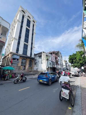 siêu hiếm ! mt ngay lê văn sỹ, dt: 9.3x13m, kc:3 tầng, ctxd: hầm+7l, hđt 65tr/th giá chỉ 46 tỷ