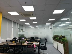 cho thuê văn phòng 120m2 full bàn ghế tại duy tân- cầu giấy giá chỉ 23tr/tháng. làm việc 24/7 free