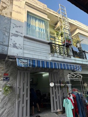 bán nhà 1 trệt 1 lầu ra đường gò hưu 100m.trước nhà đường nhựa giá 870 triệu.lh 