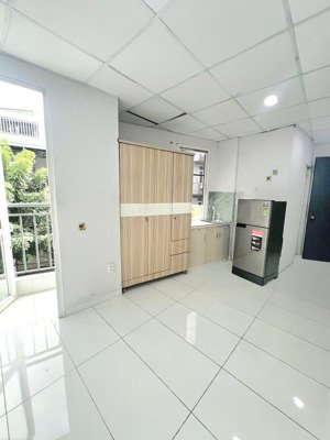 trống phòng studio ban công full nội thất gần đại học văn lang cơ sở 3 , thuận tiện đi hàng xanh